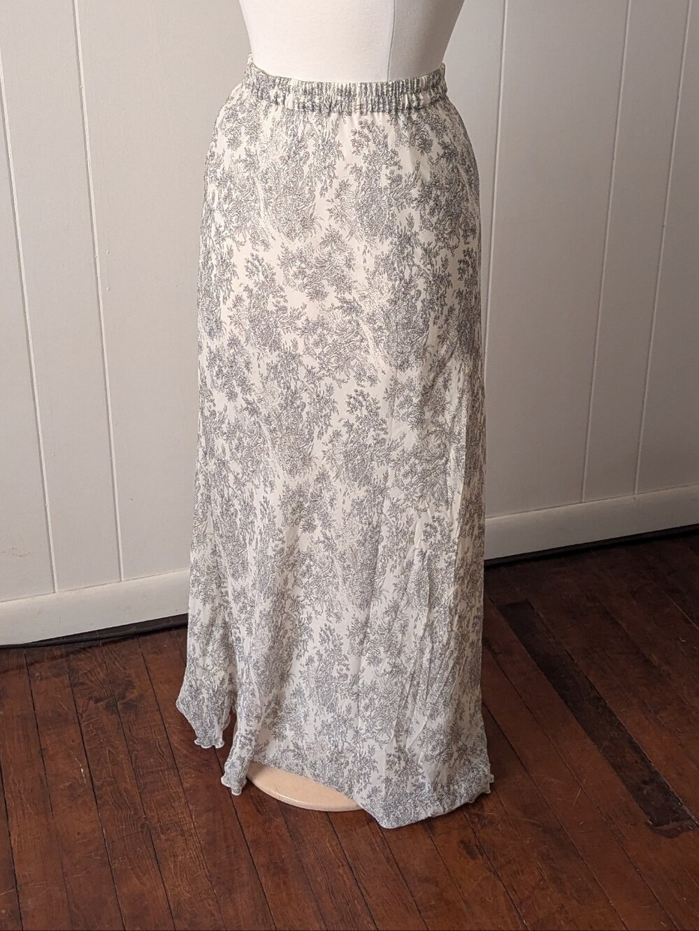 Vintage White Silk Illustrated Pattern Maxi Skirt Size XL
